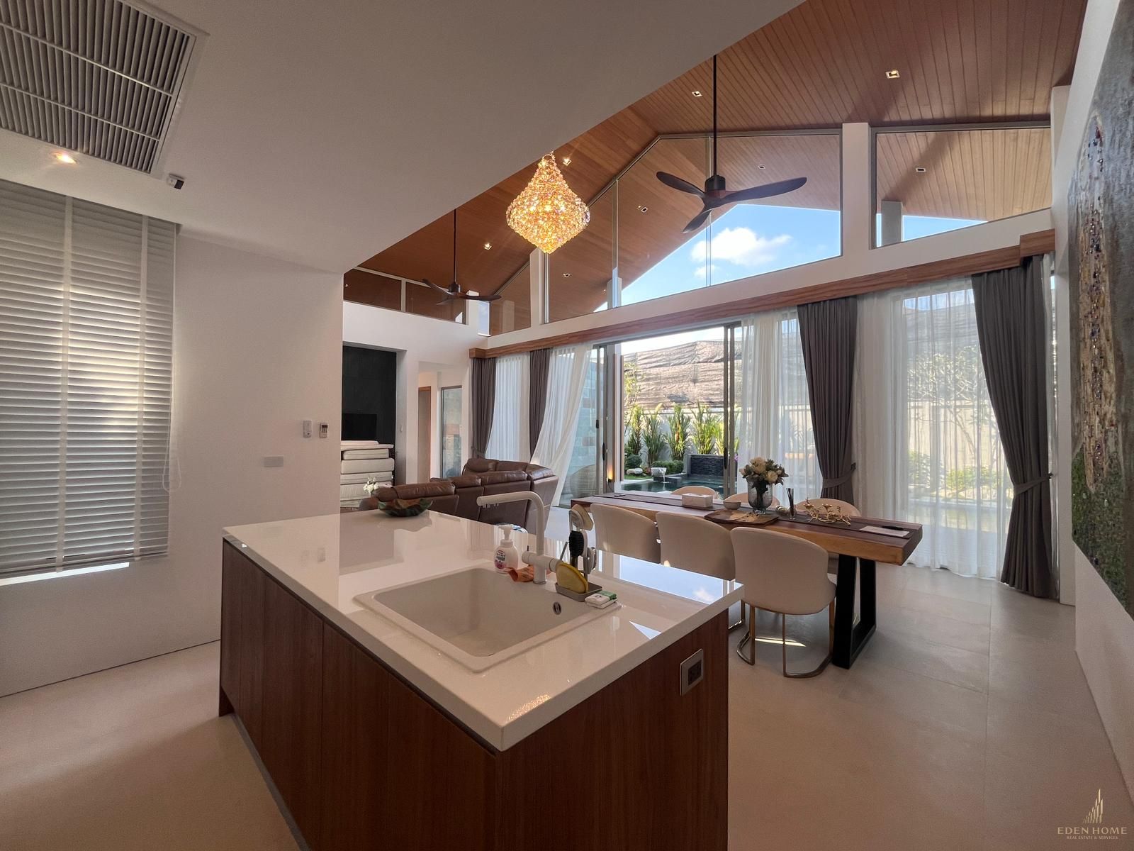 Tropical luxury villa for rent and sale at Thalang