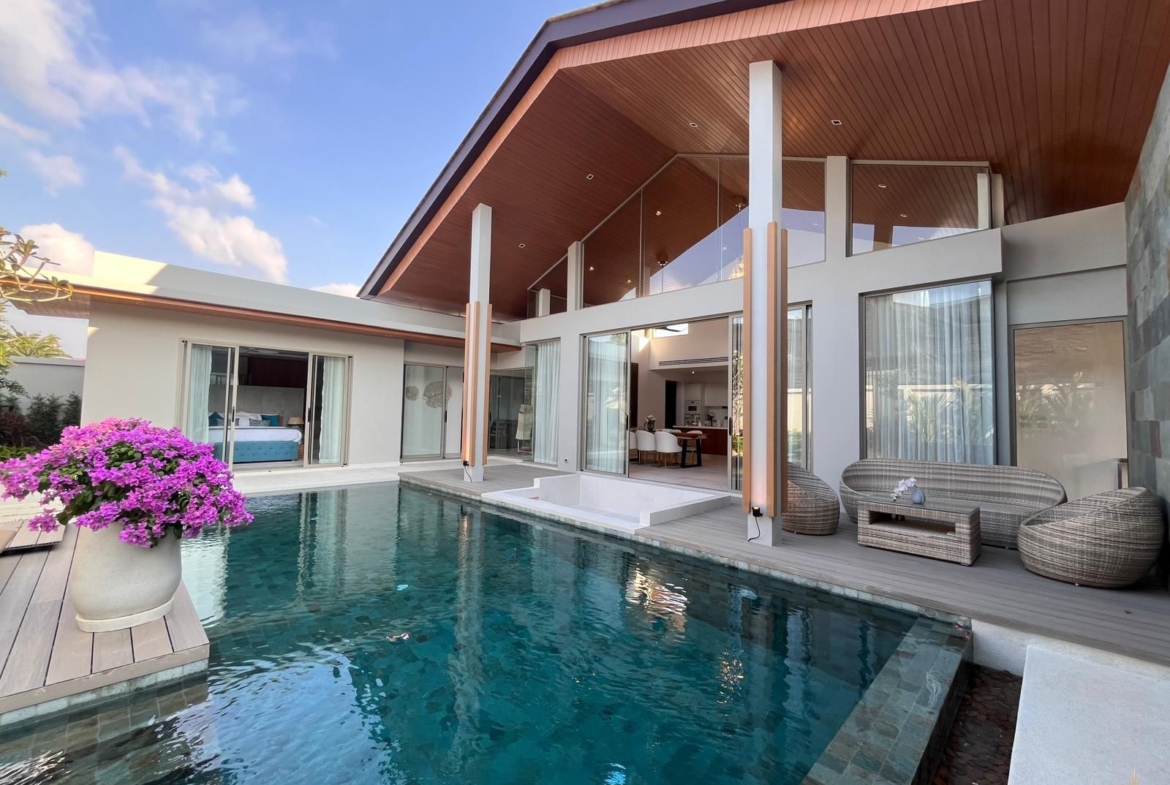 Tropical luxury villa for rent and sale at Thalang