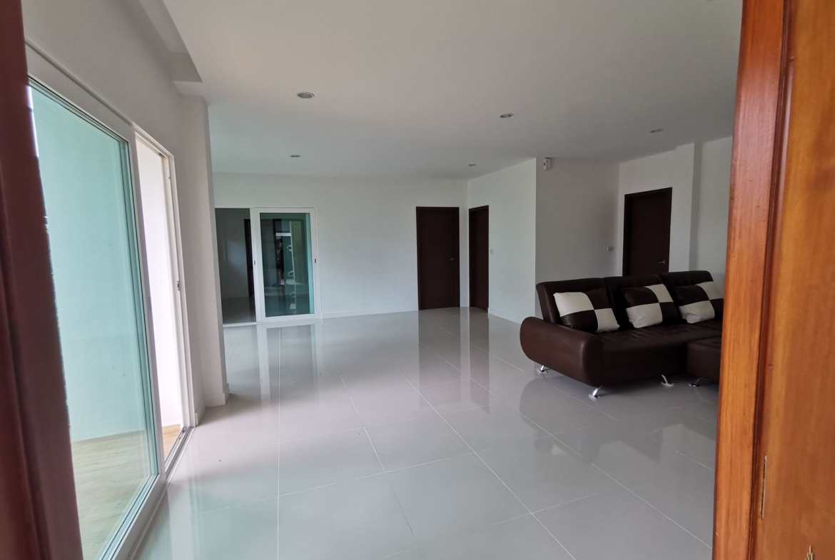 Beautiful 3 Bedroom Villa in Bypass for Sale