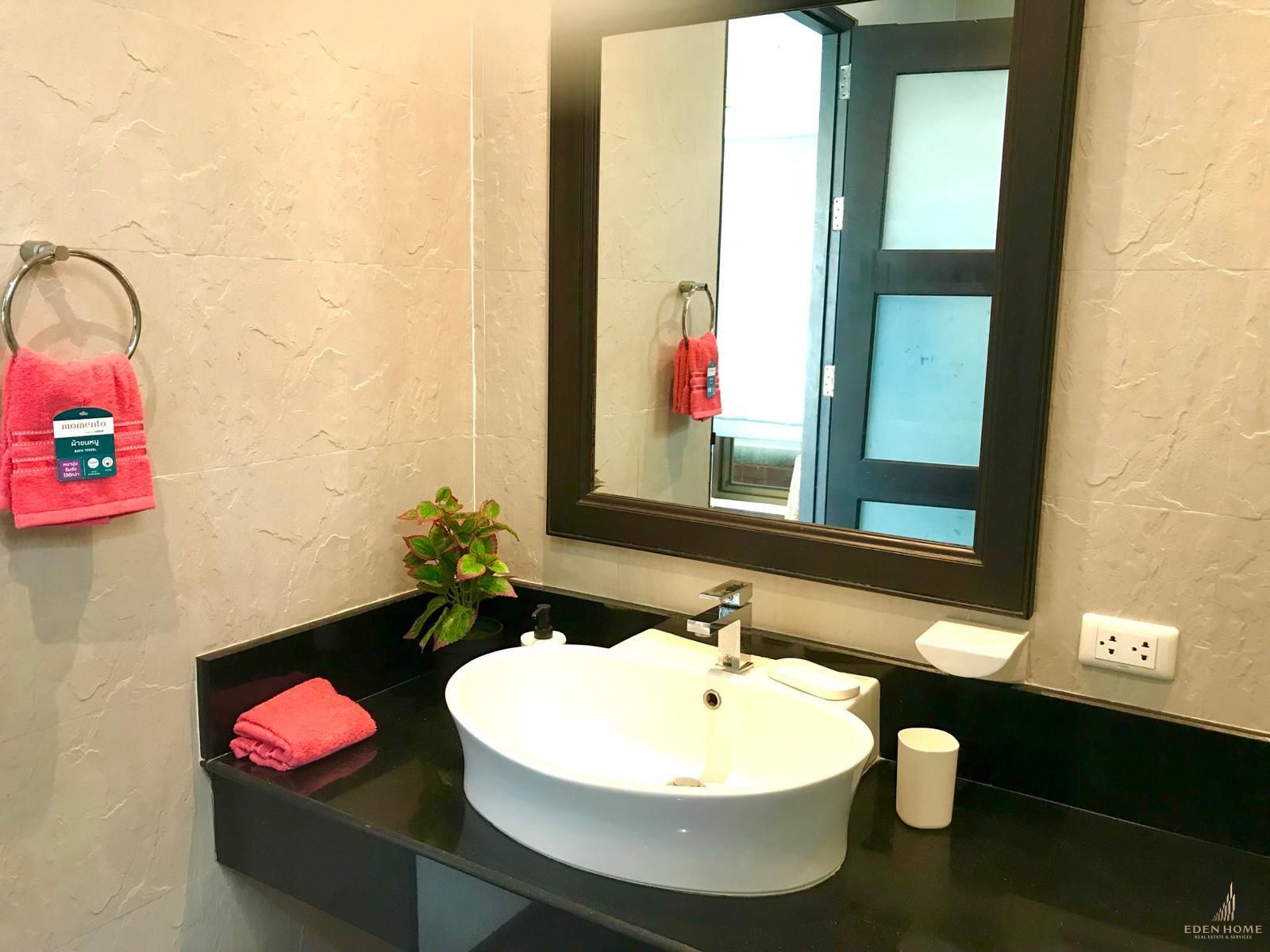 Private pool villa for rent at Rawai