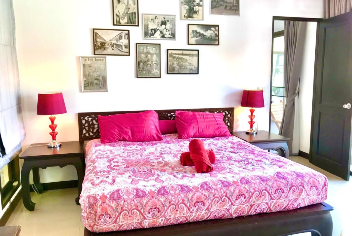 Private pool villa for rent at Rawai