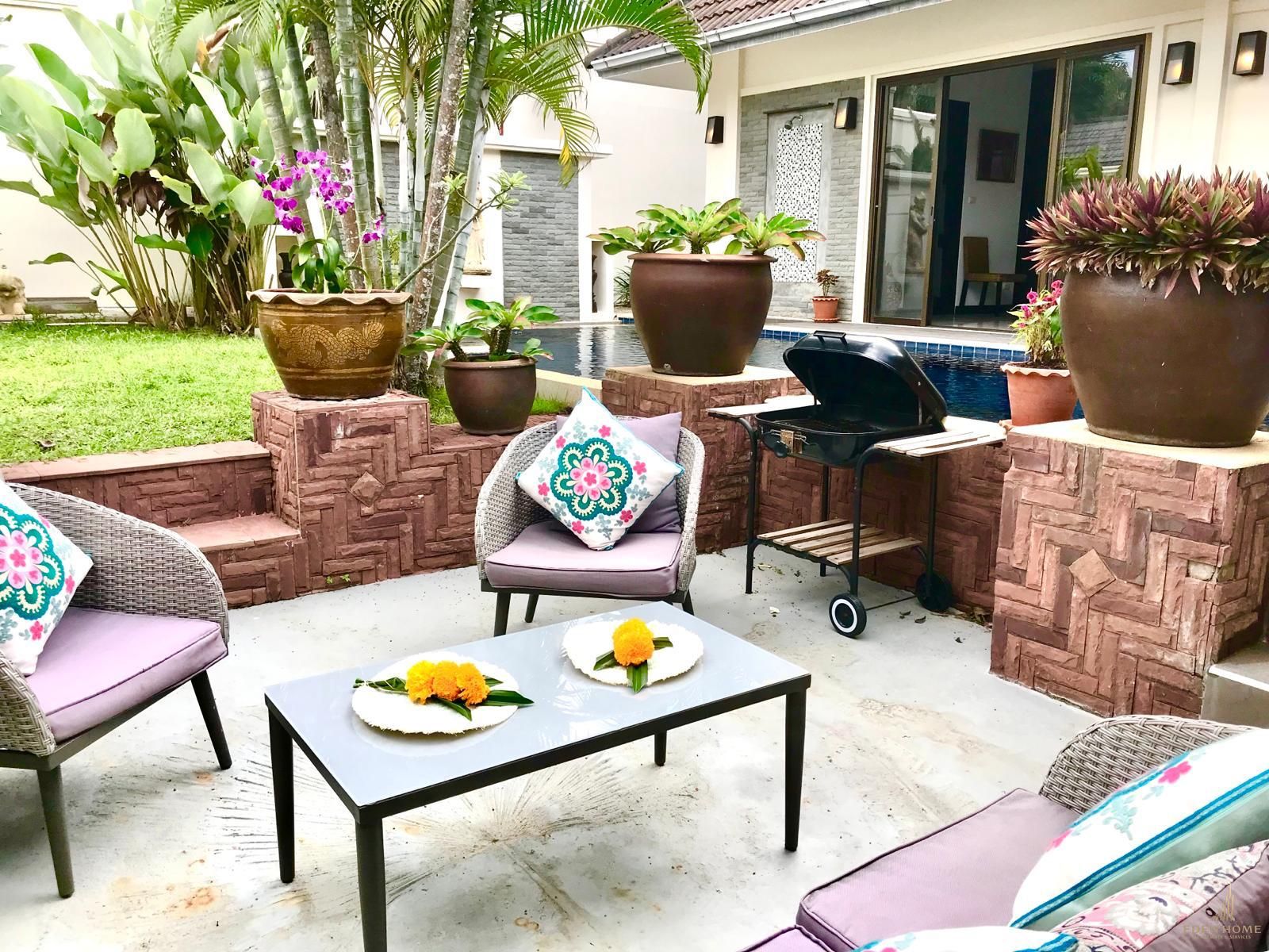 Private pool villa for rent at Rawai