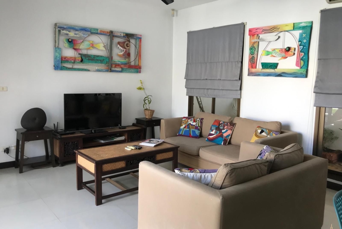 Private pool villa for rent at Rawai