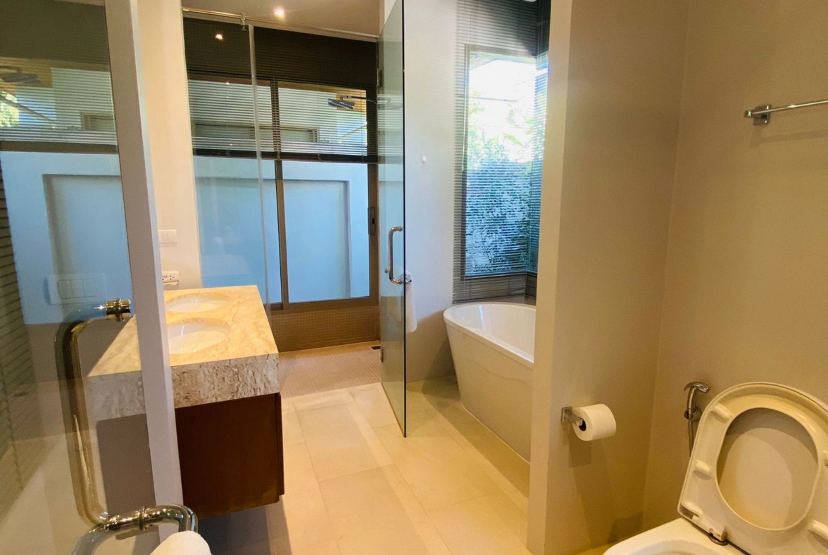 Luxury villa for rent at Thalang