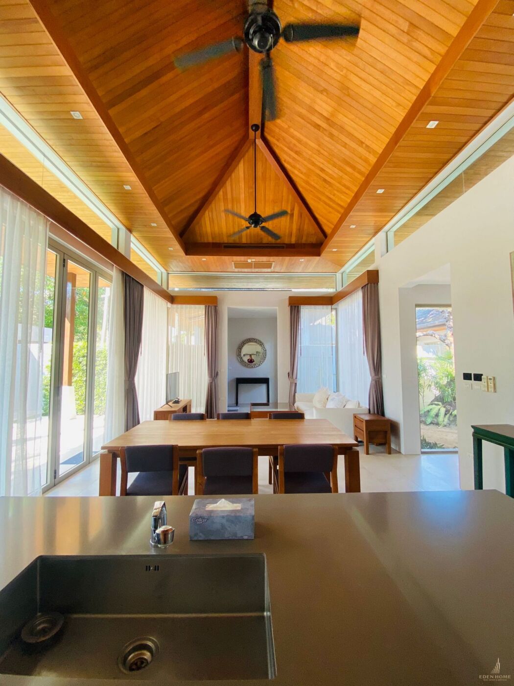 Luxury villa for rent at Thalang