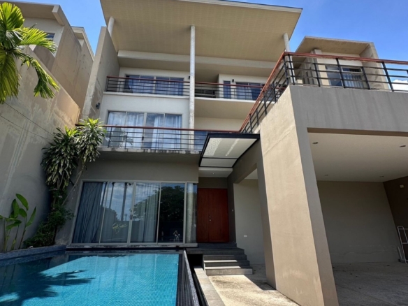 Modern Pool Villa newly Available in Chalong!!