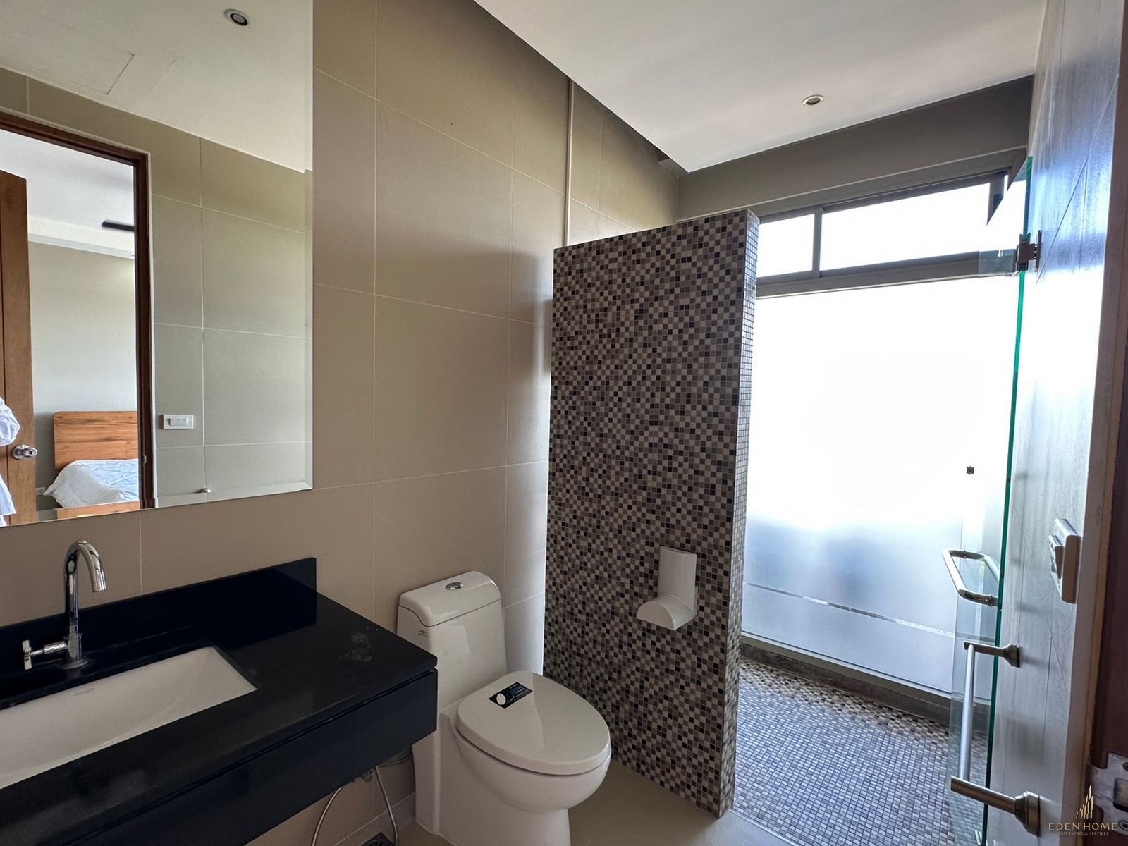Modern Pool Villa newly Available in Chalong!!