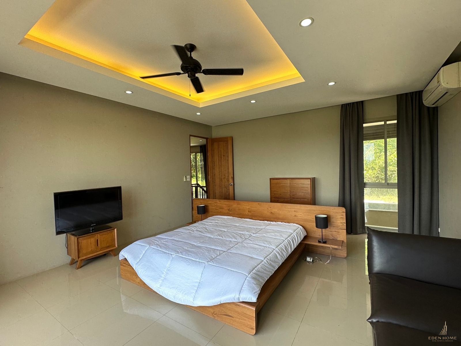 Modern Pool Villa newly Available in Chalong!!