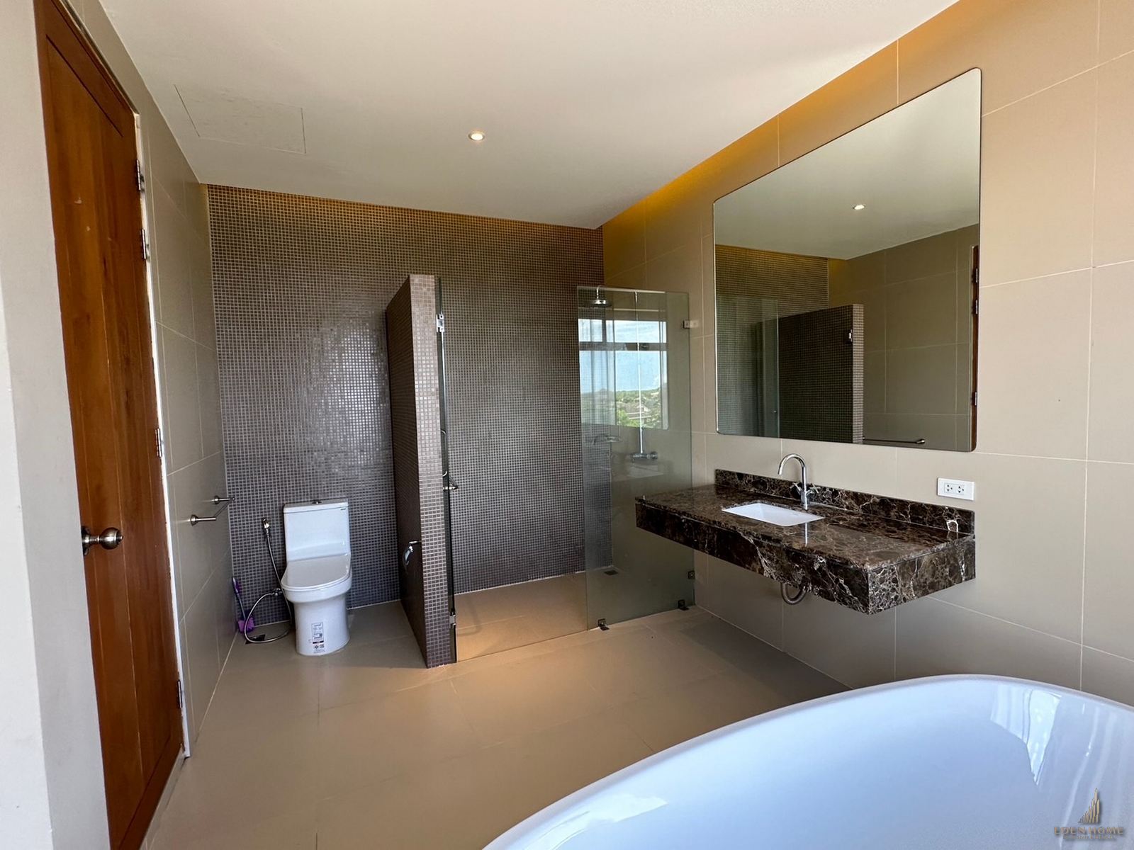 Modern Pool Villa newly Available in Chalong!!