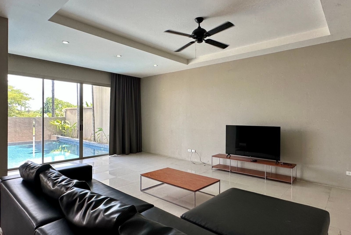 Modern Pool Villa newly Available in Chalong!!