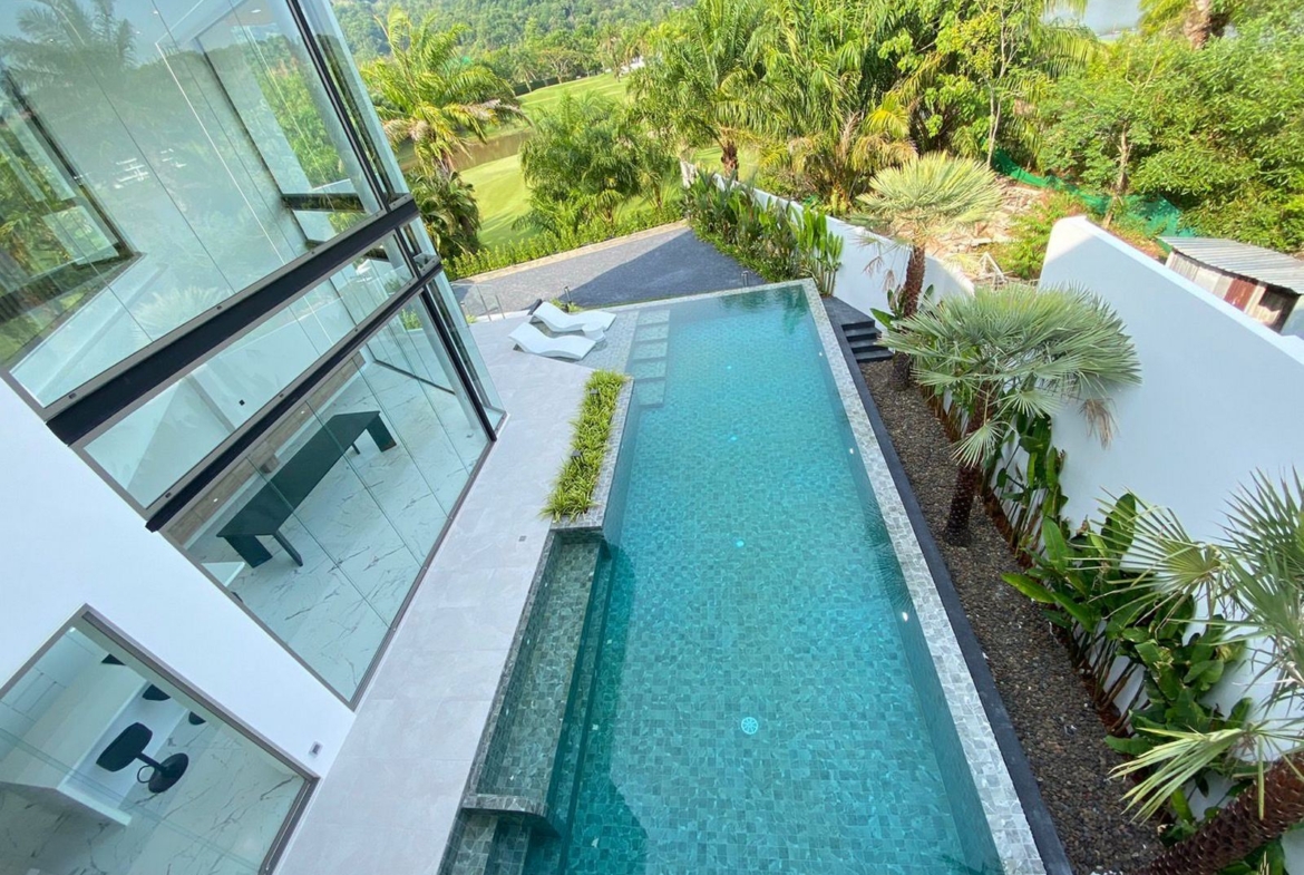 Luxury golf course view pool villa for sale at kathu!!