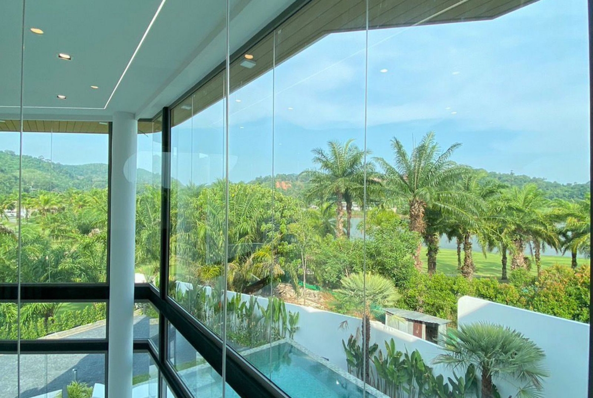Luxury golf course view pool villa for sale at kathu!!