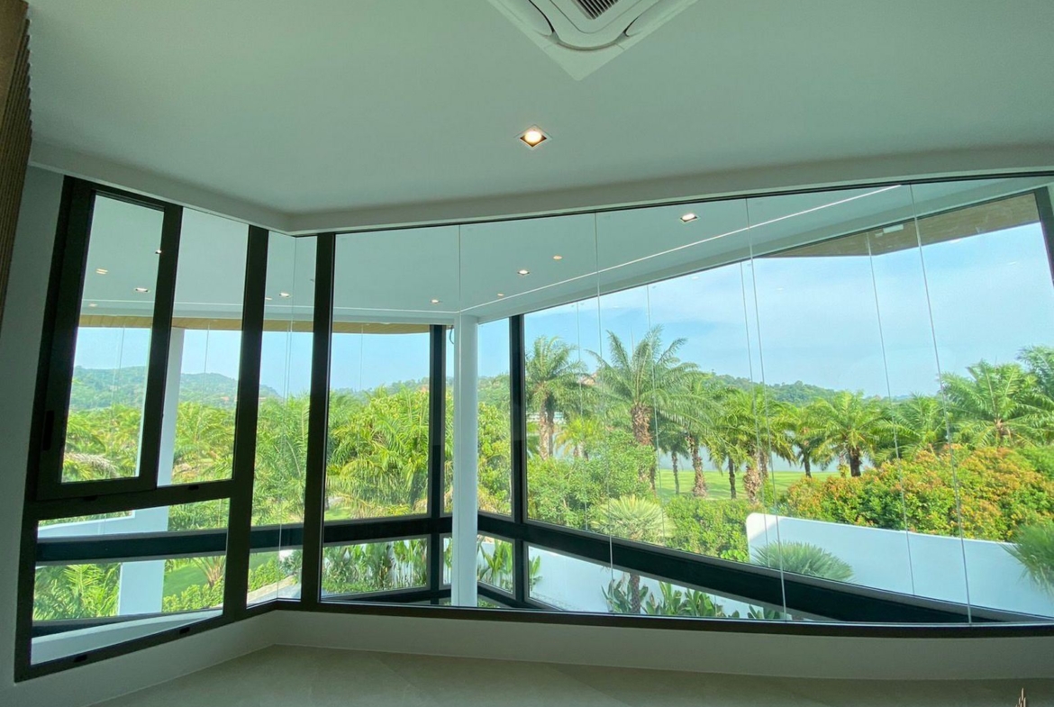 Luxury golf course view pool villa for sale at kathu!!