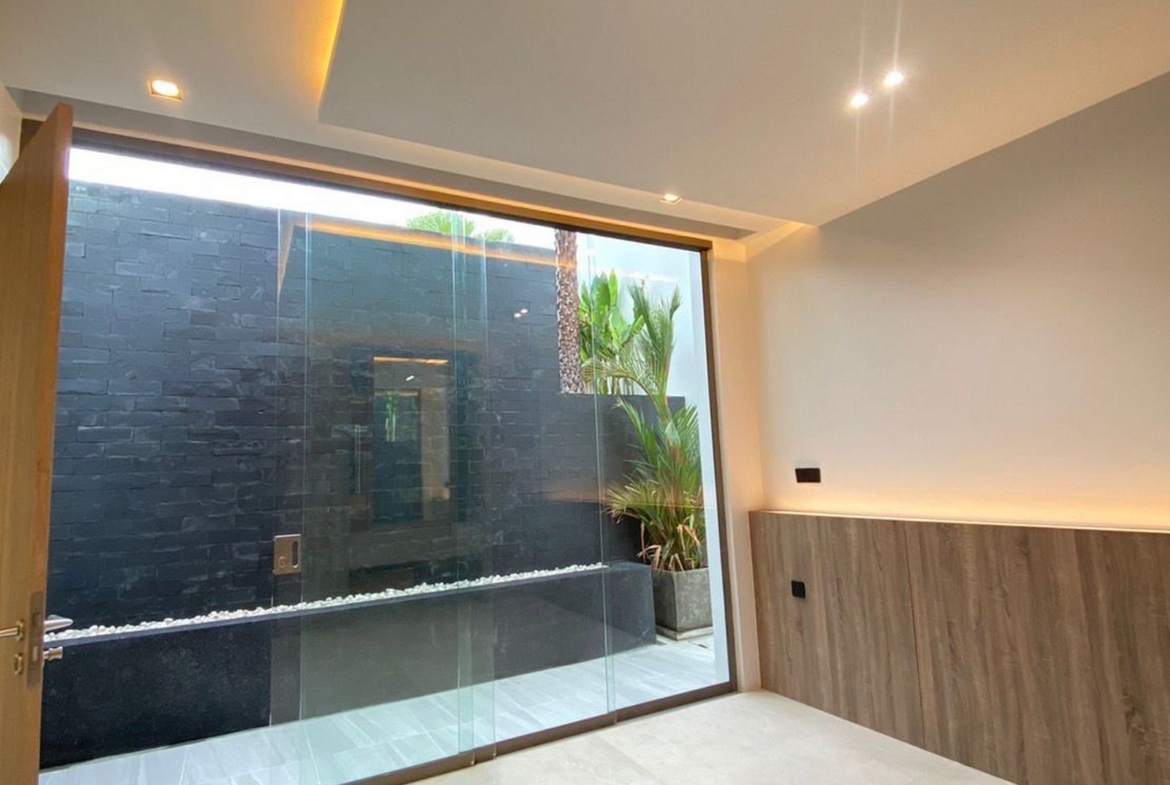 Luxury golf course view pool villa for sale at kathu!!