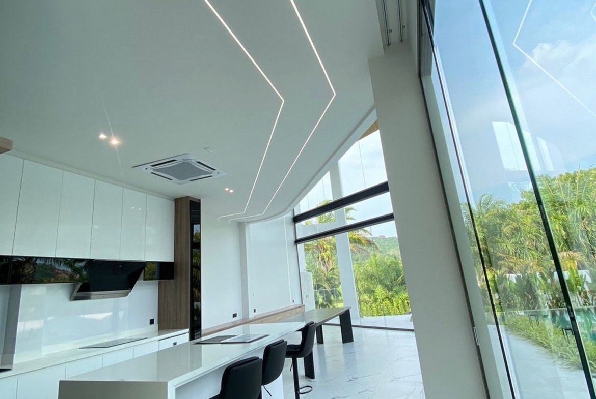 Luxury golf course view pool villa for sale at kathu!!