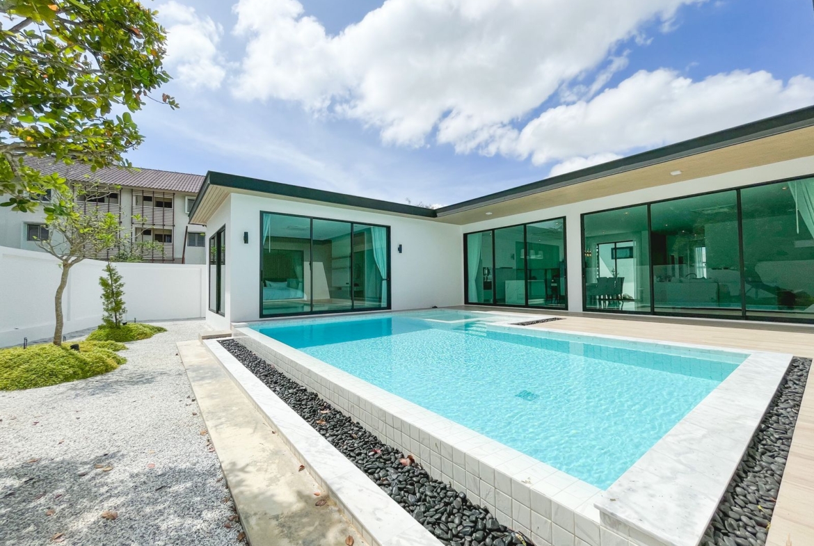 The modern villa for sale at Thalang