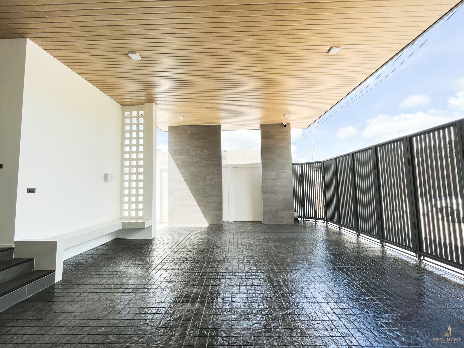 The modern villa for sale at Thalang