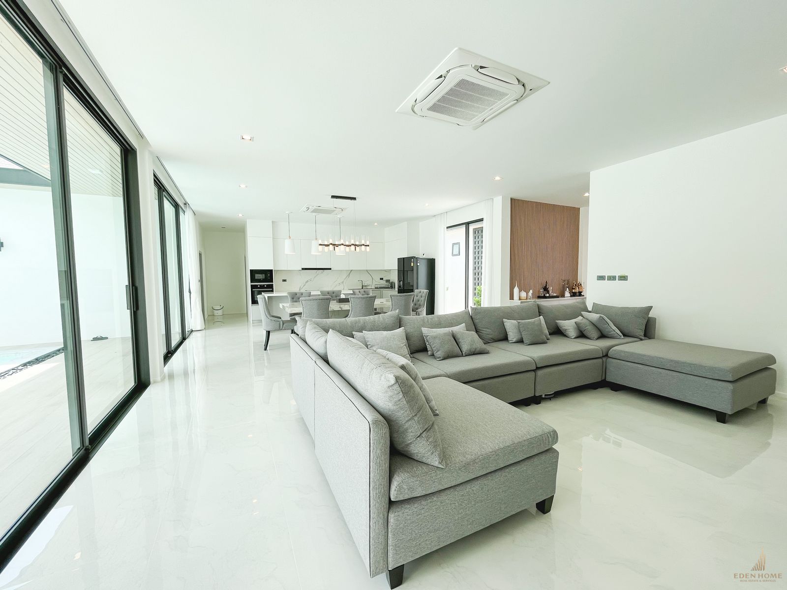 The modern villa for sale at Thalang