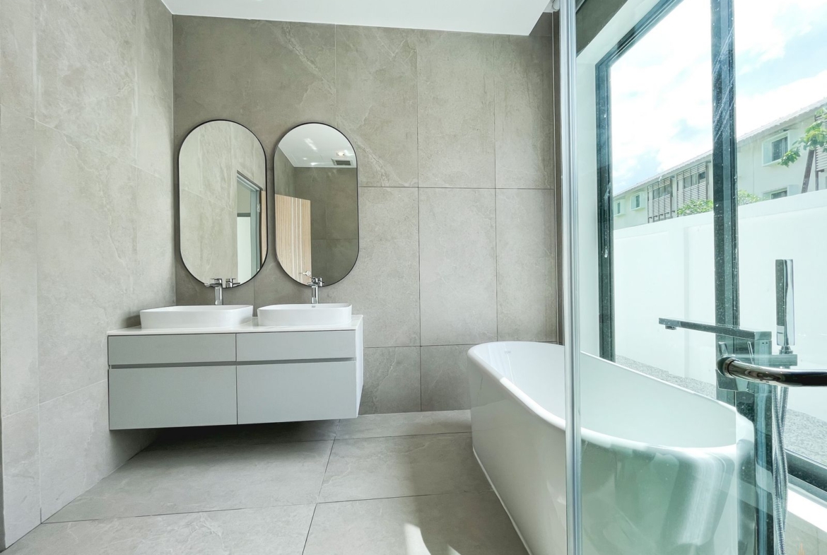 The modern villa for sale at Thalang