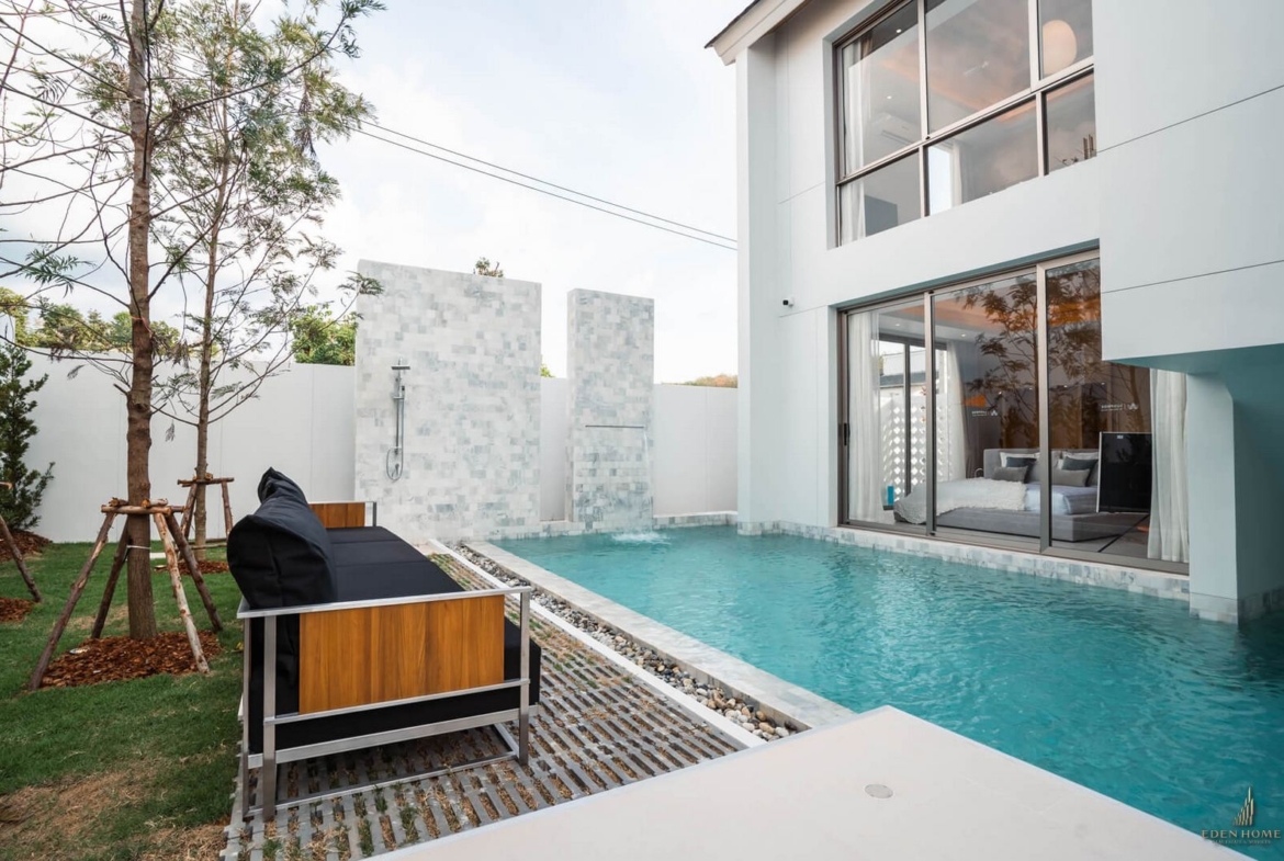 Modern-luxury villa for Sale in Pasak
