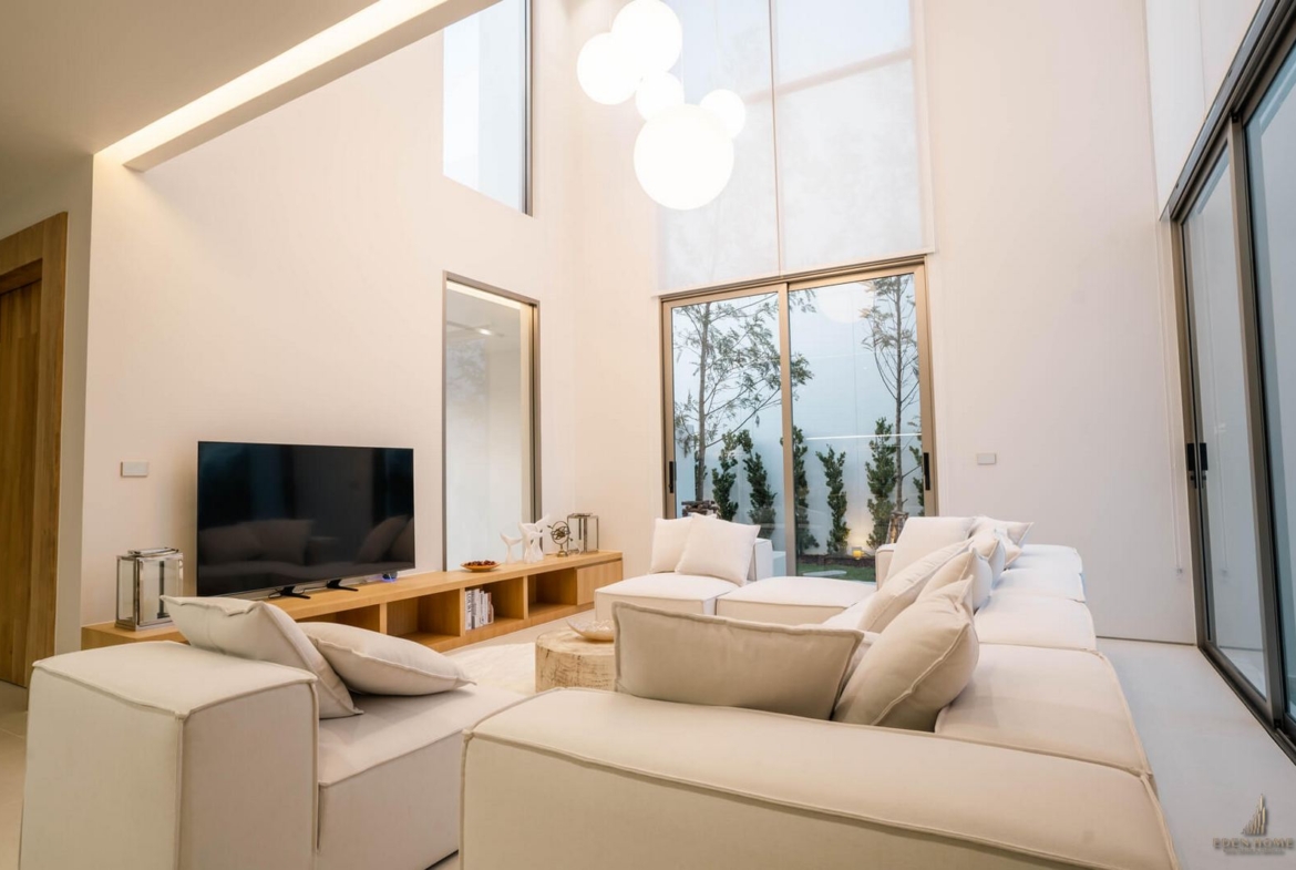 Modern-luxury villa for Sale in Pasak