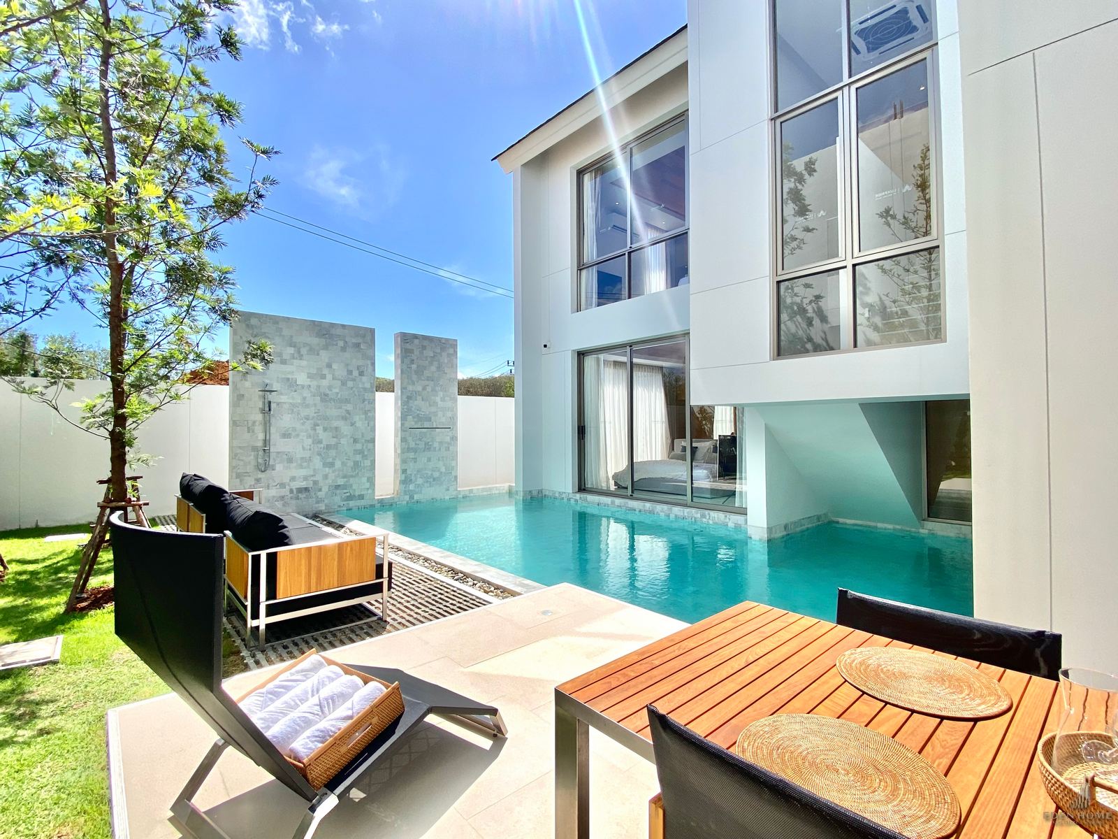 Modern-luxury villa for Sale in Pasak