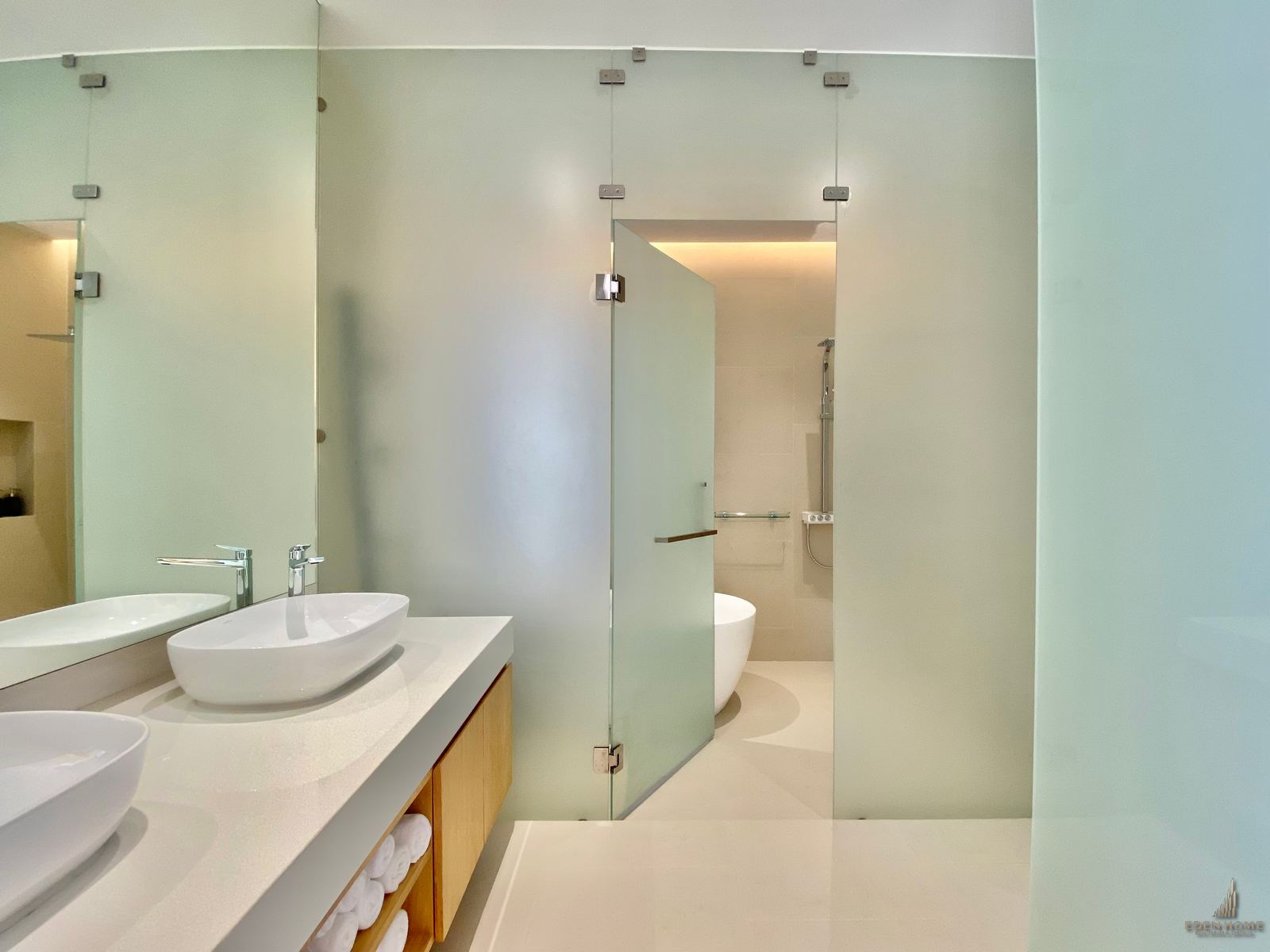 Modern-luxury villa for Sale in Pasak