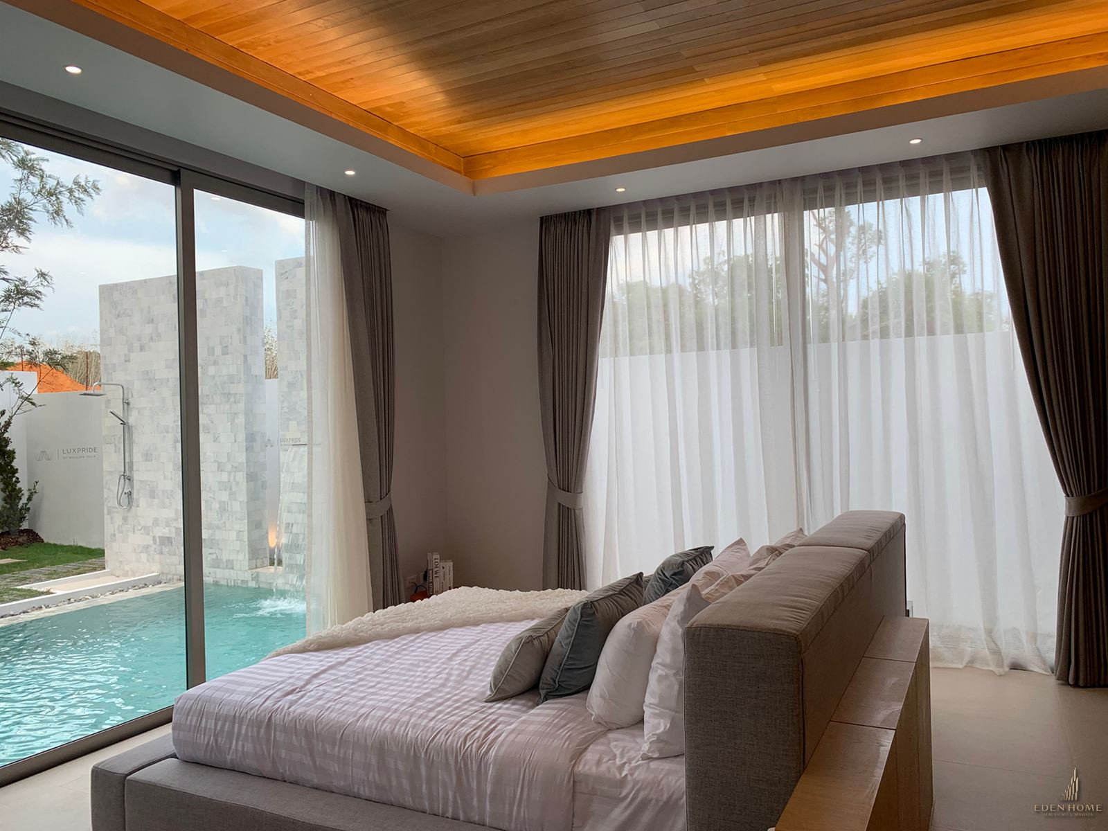 Modern-luxury villa for Sale in Pasak