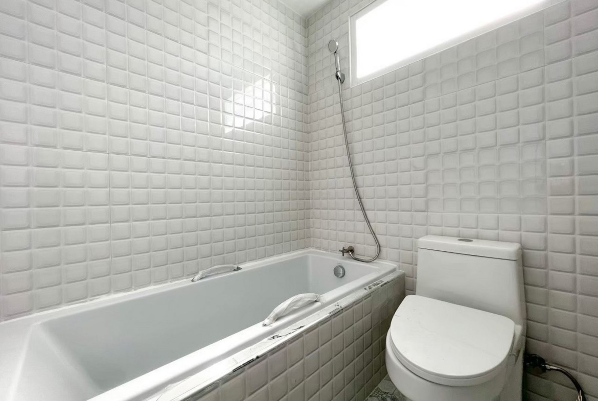 White house for sale in Kathu