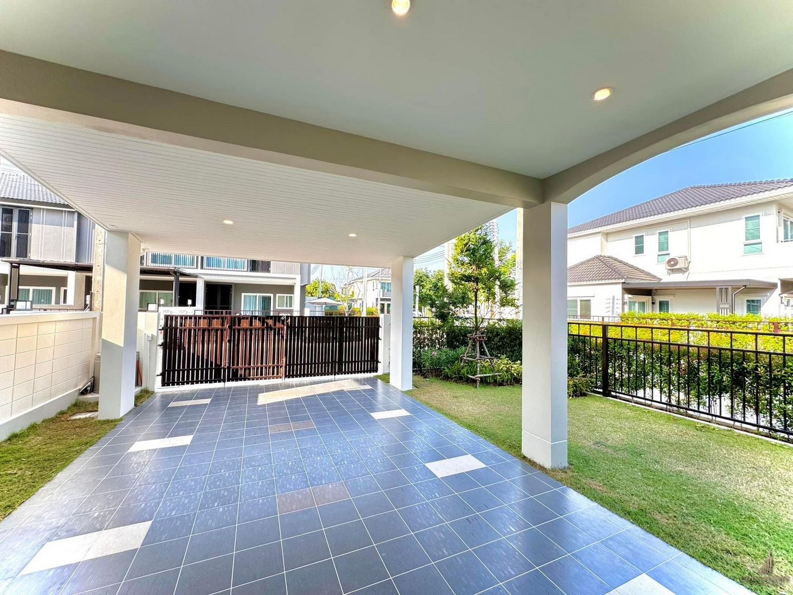 Modern house 3 bedrooms at Chalong