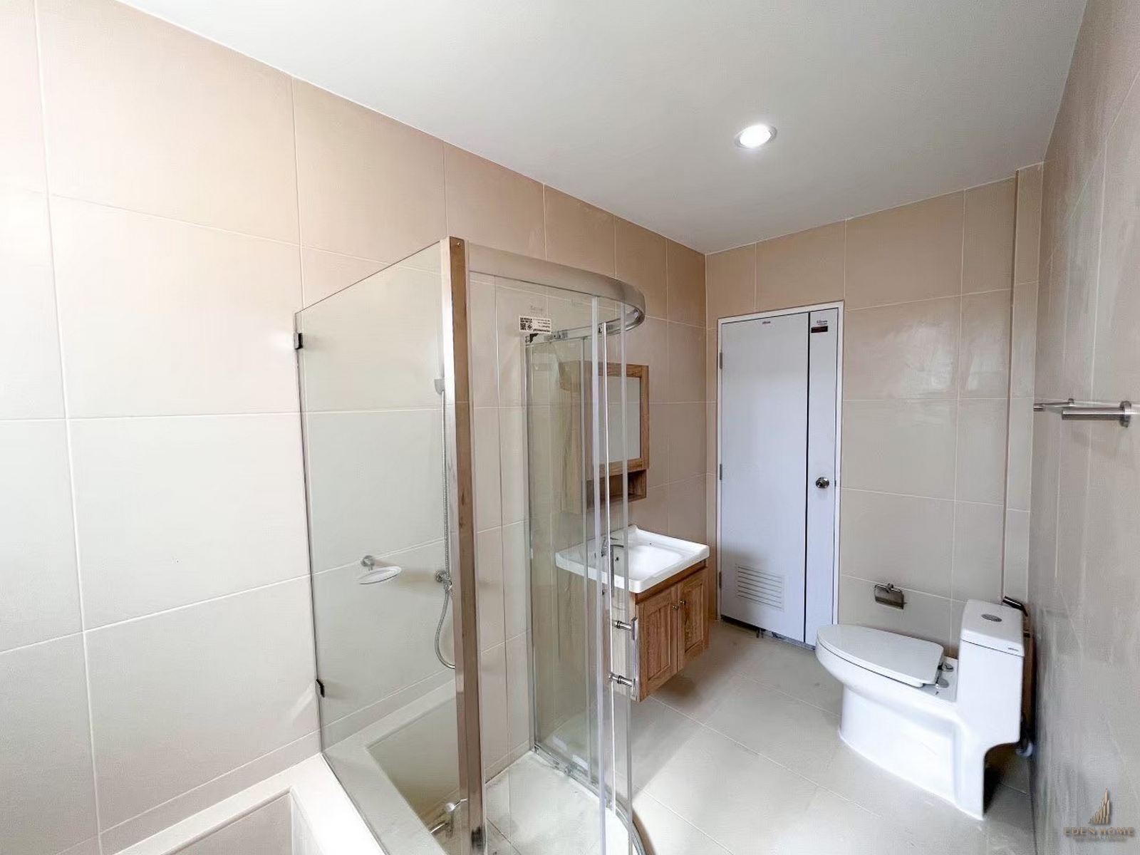 EHS-948_20 White house for sale in Kathu