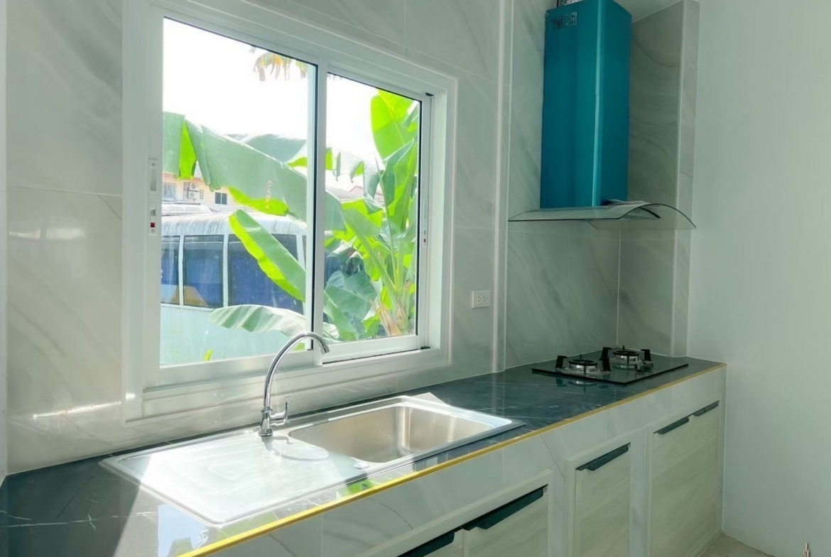 White house for sale in Kathu