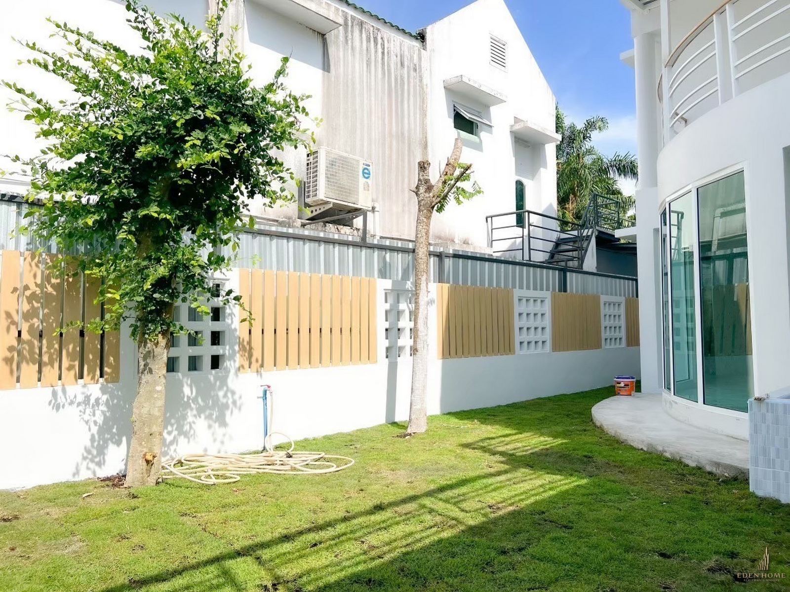EHS-948_5 White house for sale in Kathu