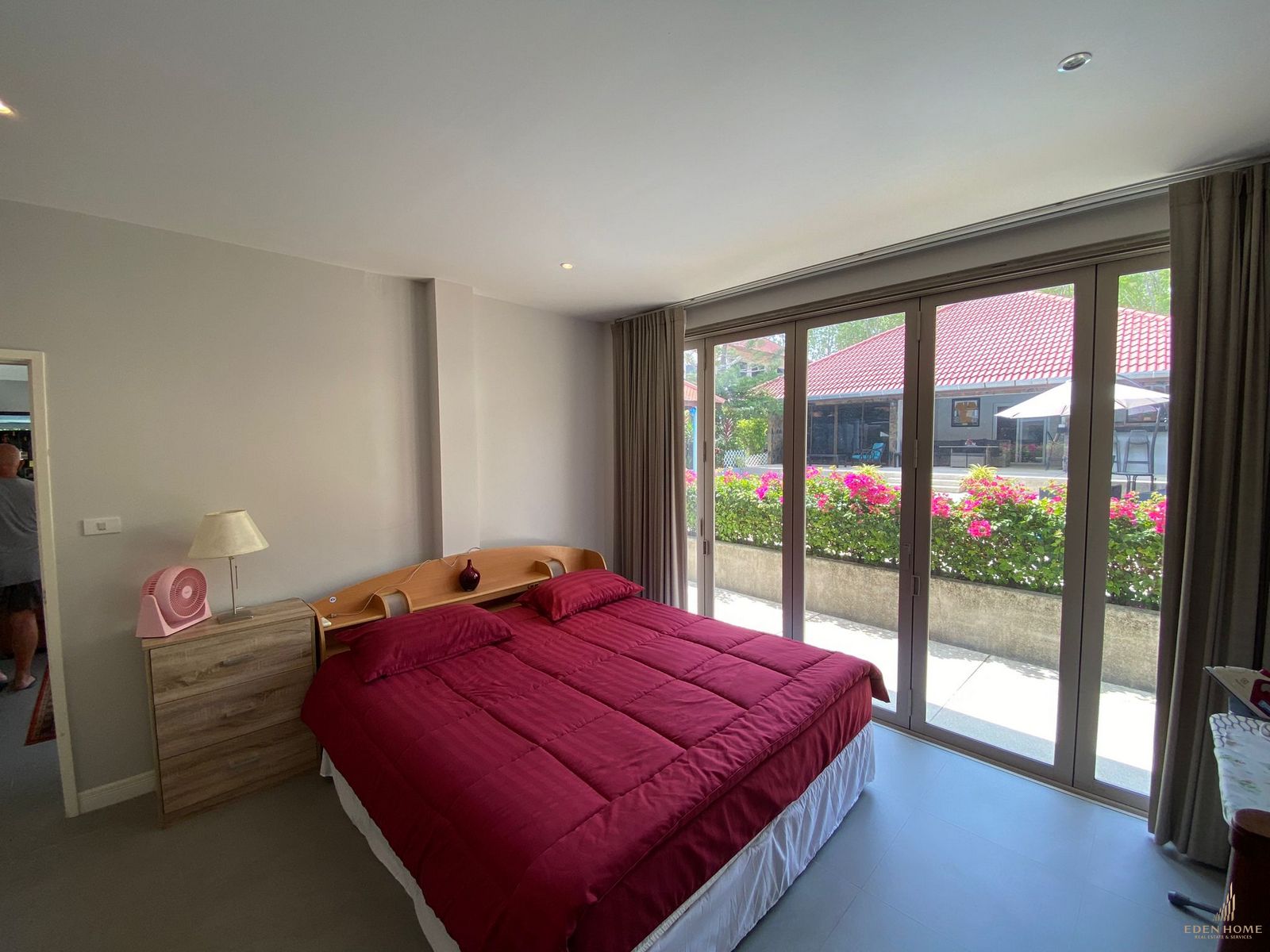 Spacious 6 bedroom pool villa for sale