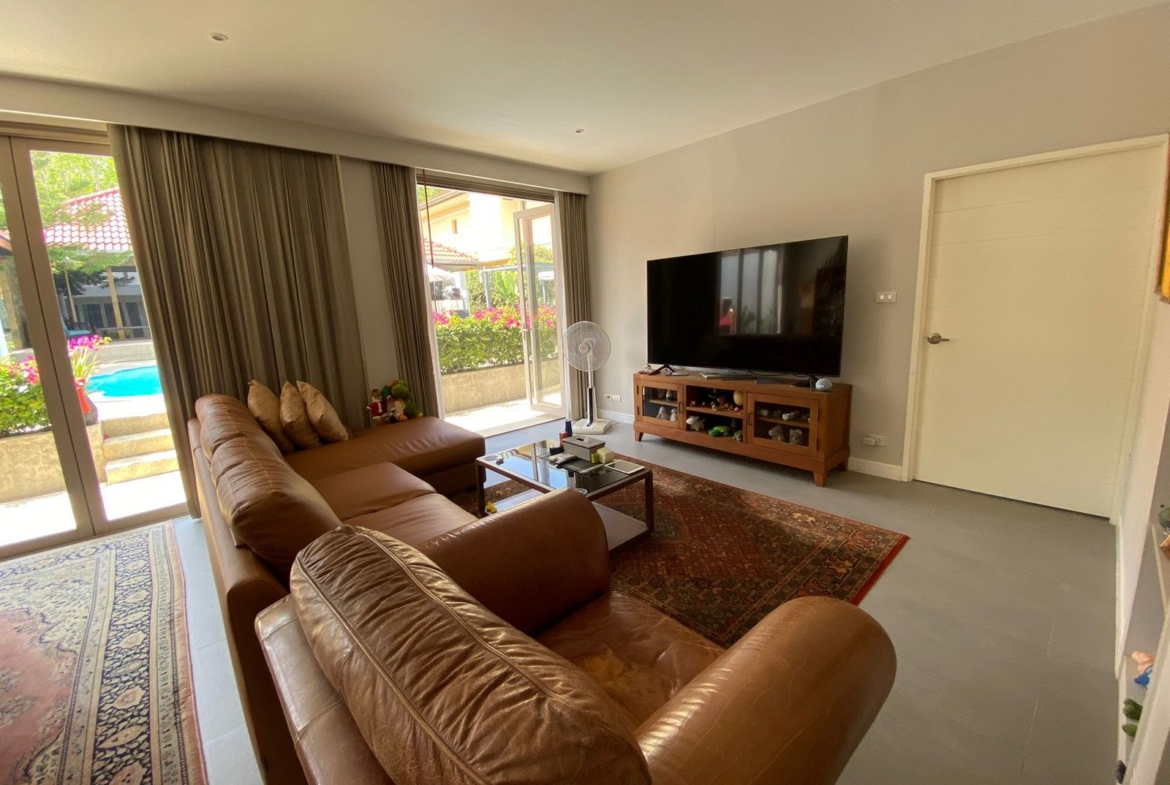 Spacious 6 bedroom pool villa for sale