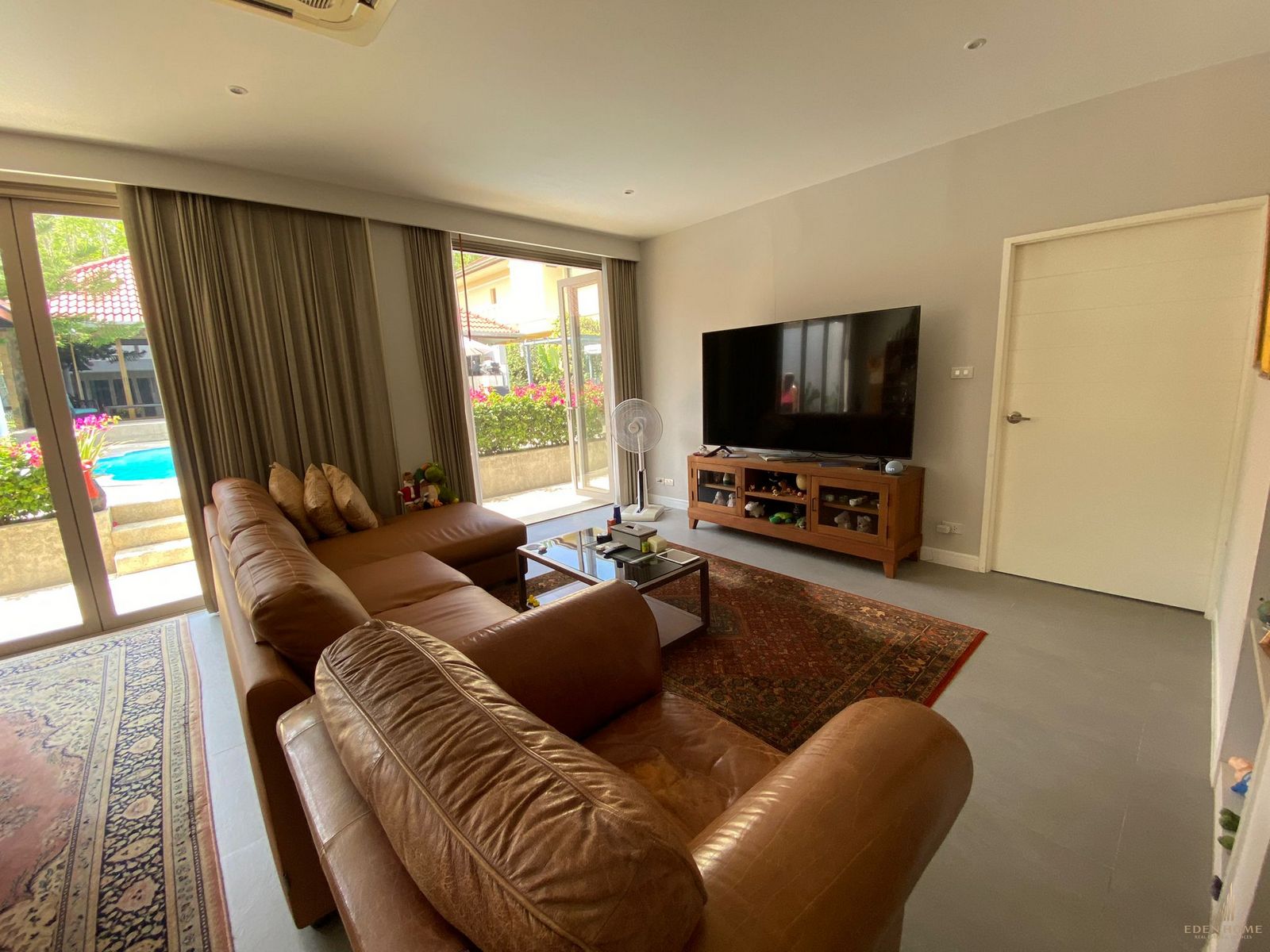 Spacious 6 bedroom pool villa for sale