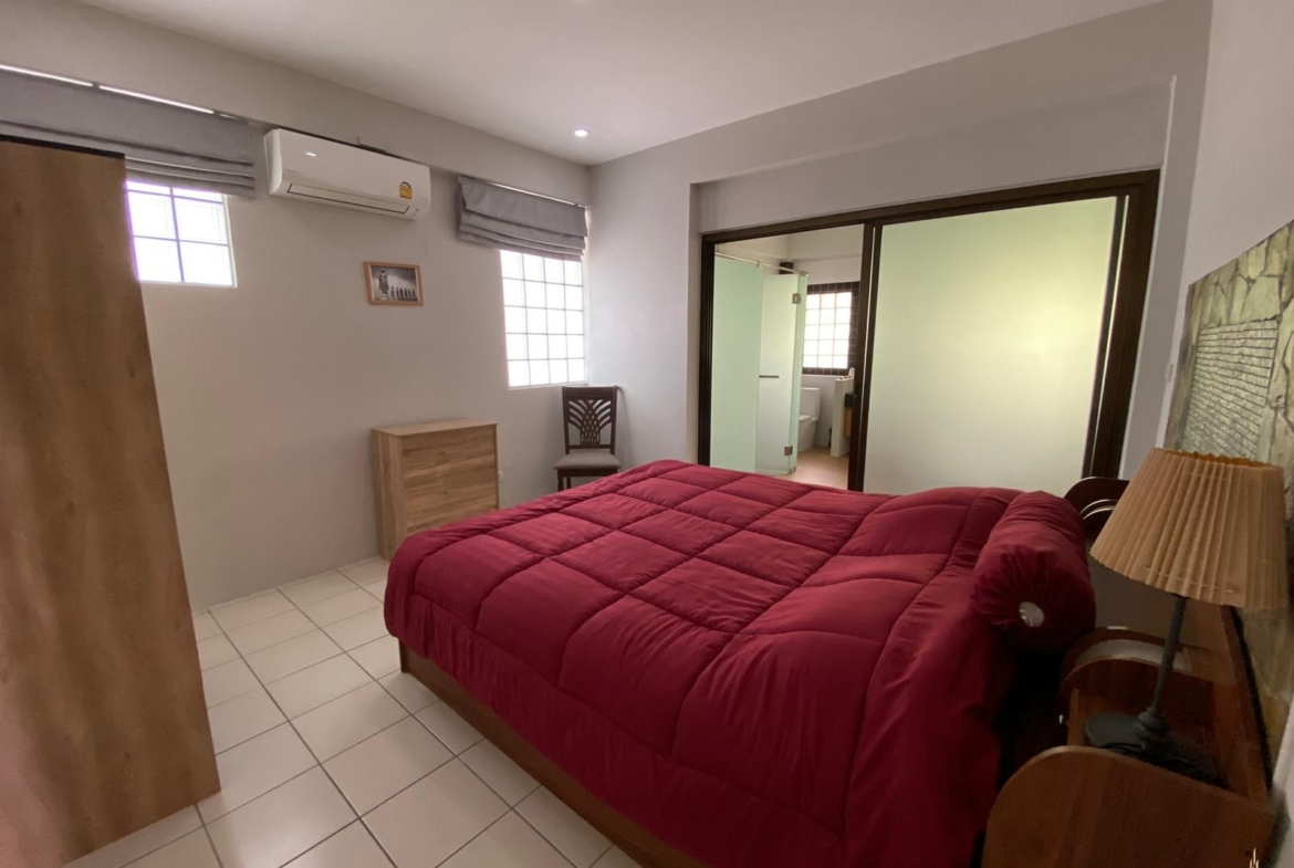 Spacious 6 bedroom pool villa for sale
