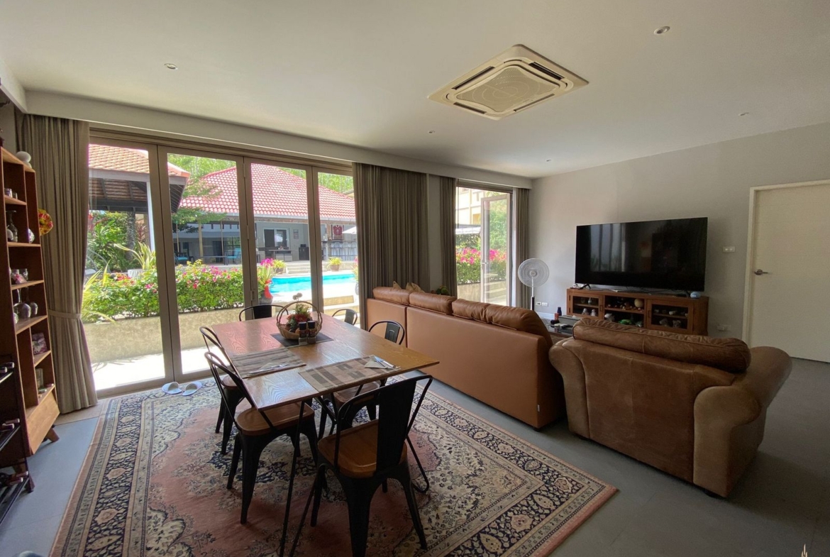 Spacious 6 bedroom pool villa for sale
