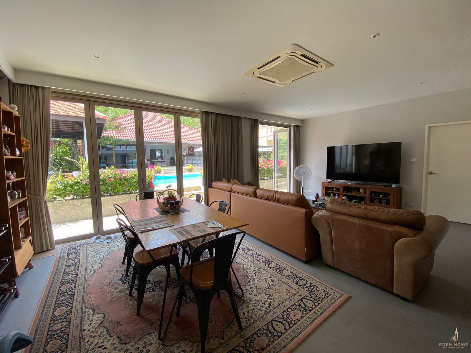 Spacious 6 bedroom pool villa for sale