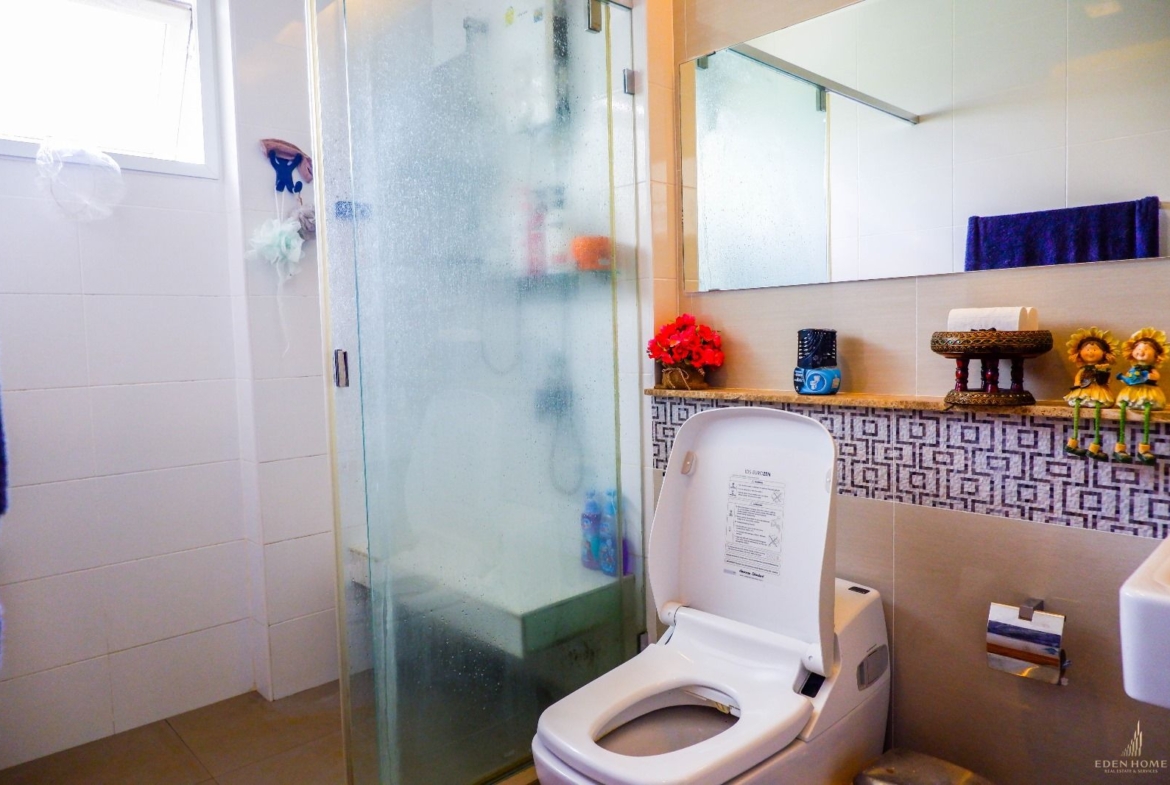 4 bedroom house for sale and rent in Chalong