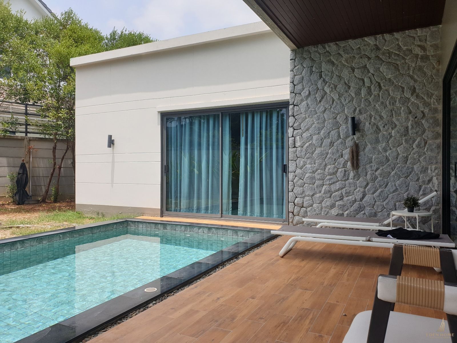 Private pool villa for rent at Chalong