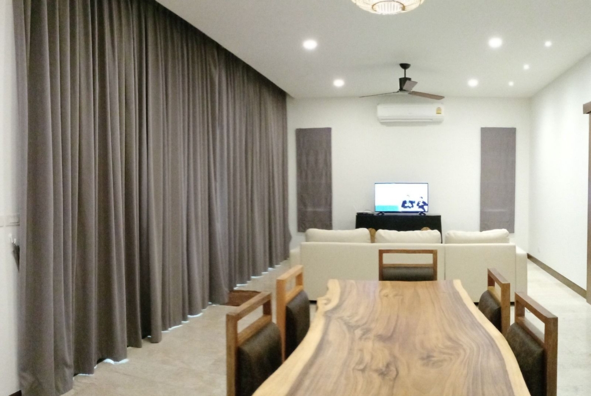 Private pool villa for rent at Chalong