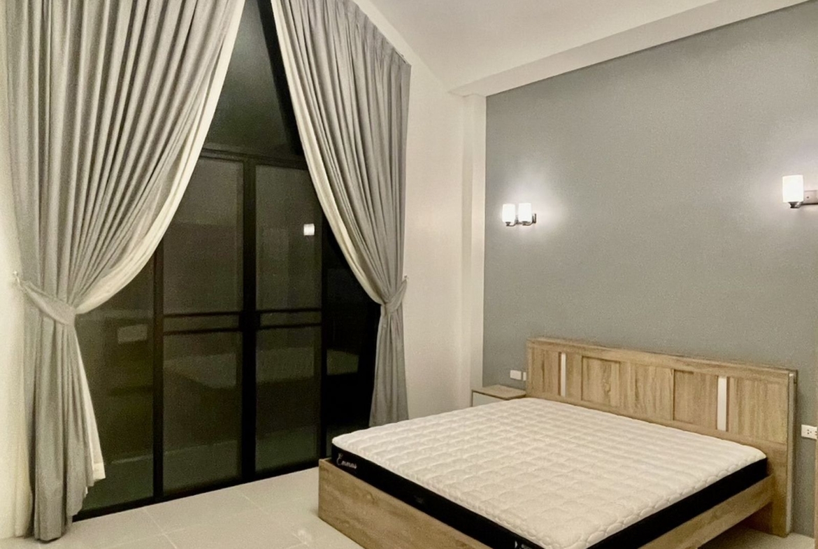 Modern House for rent at Chalong
