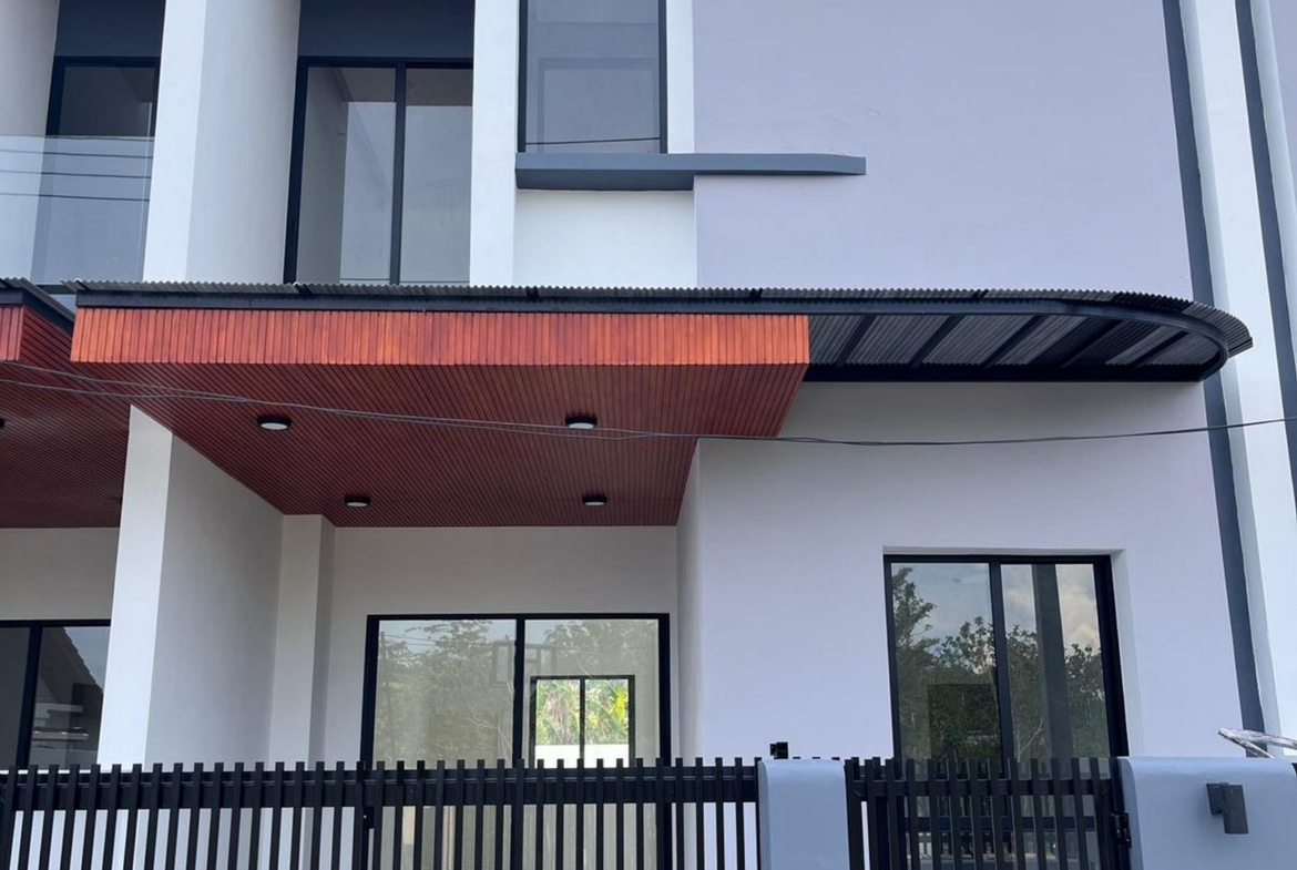 Modern townhouse for sale at Chalong
