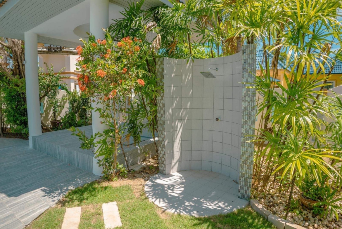 Private pool villa for rent and for sale in Rawai