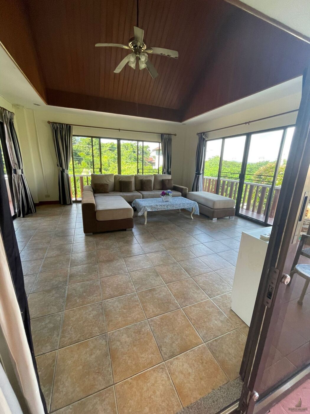 5-bedrooms villa at Rawai for Rent and Sale !
