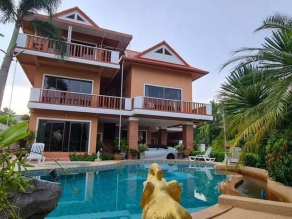 5-bedrooms villa at Rawai for Rent and Sale !