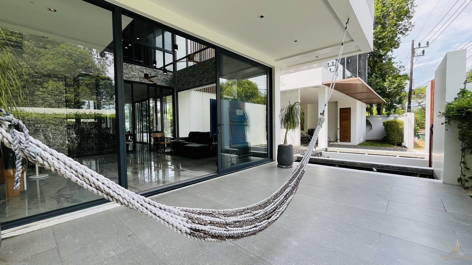 Luxury modern house for sale and rent at Kathu