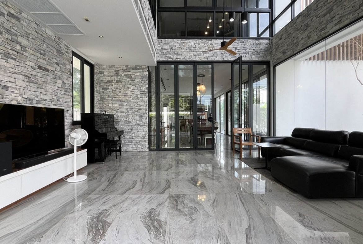 Luxury modern house for sale and rent at Kathu