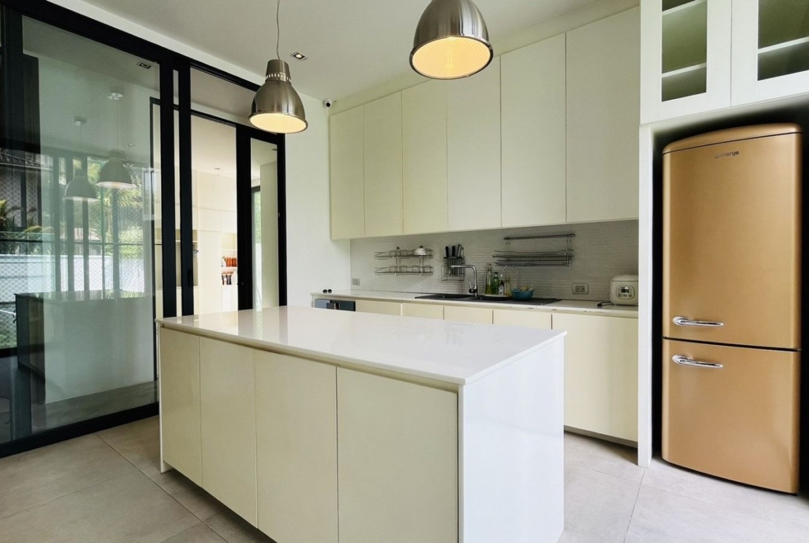 Luxury modern house for sale and rent at Kathu